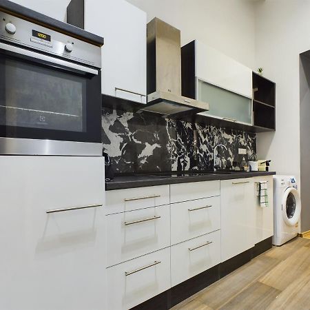 Gray Stylish Central Apartment بودابست المظهر الخارجي الصورة