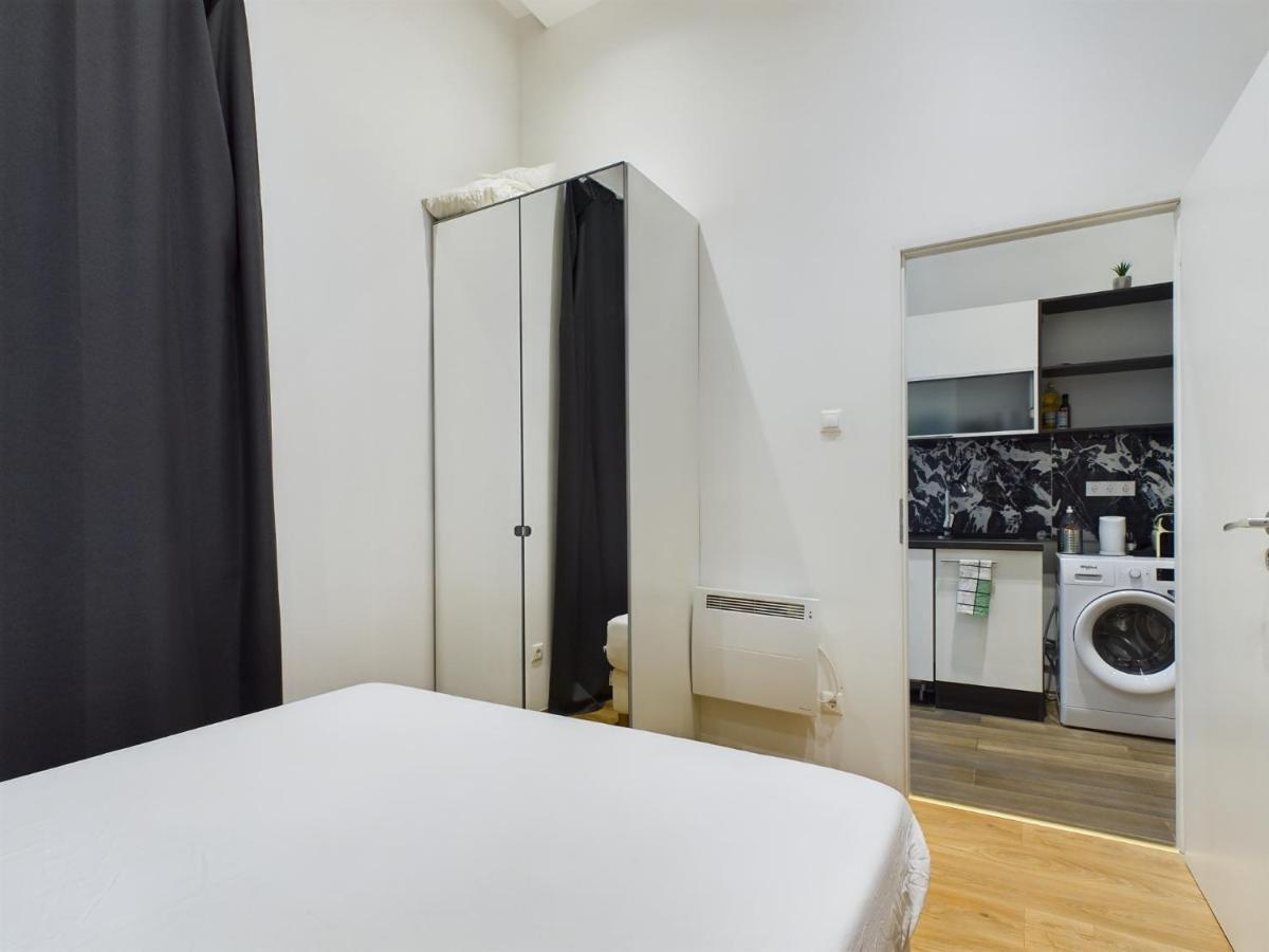 Gray Stylish Central Apartment بودابست المظهر الخارجي الصورة